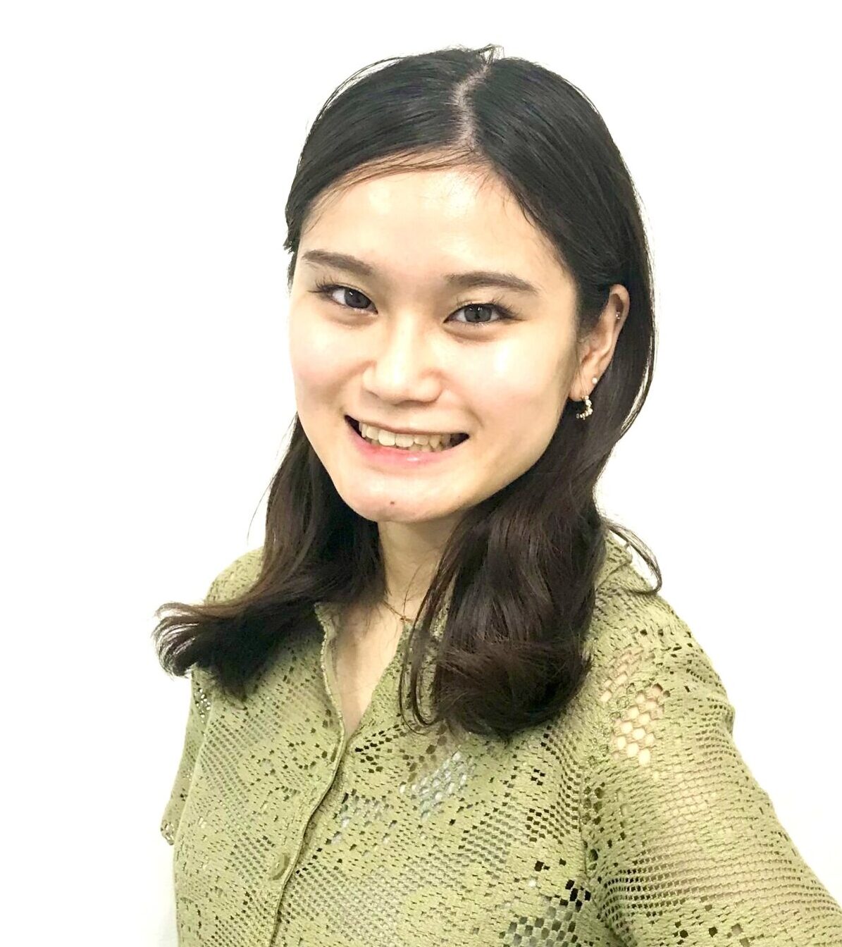 前嶋 彩音