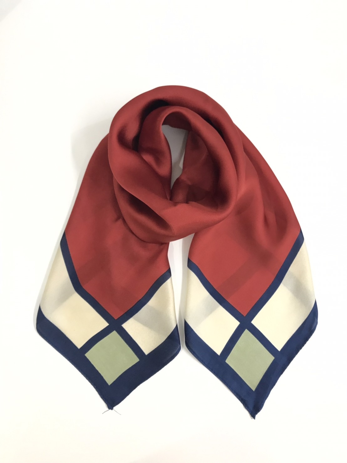 赤白×ジオメトリック柄